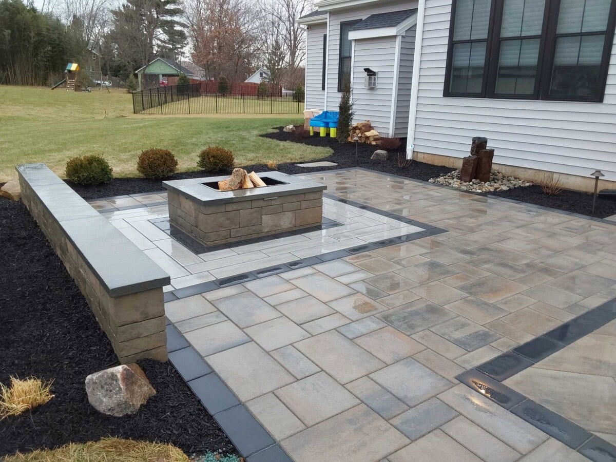 Installation in Harleysville, PA using Techo-Bloc Blu 60