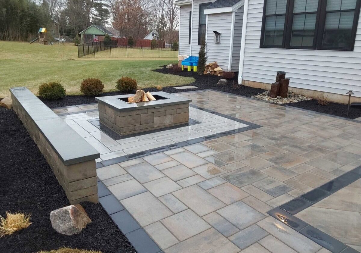 Installation in Harleysville, PA using Techo-Bloc Blu 60